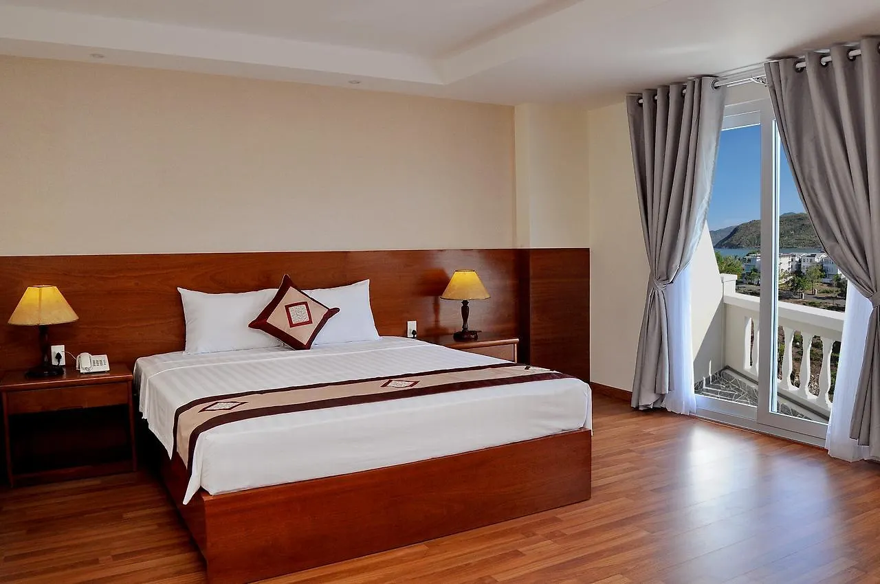 Verano Hotel Нячанг