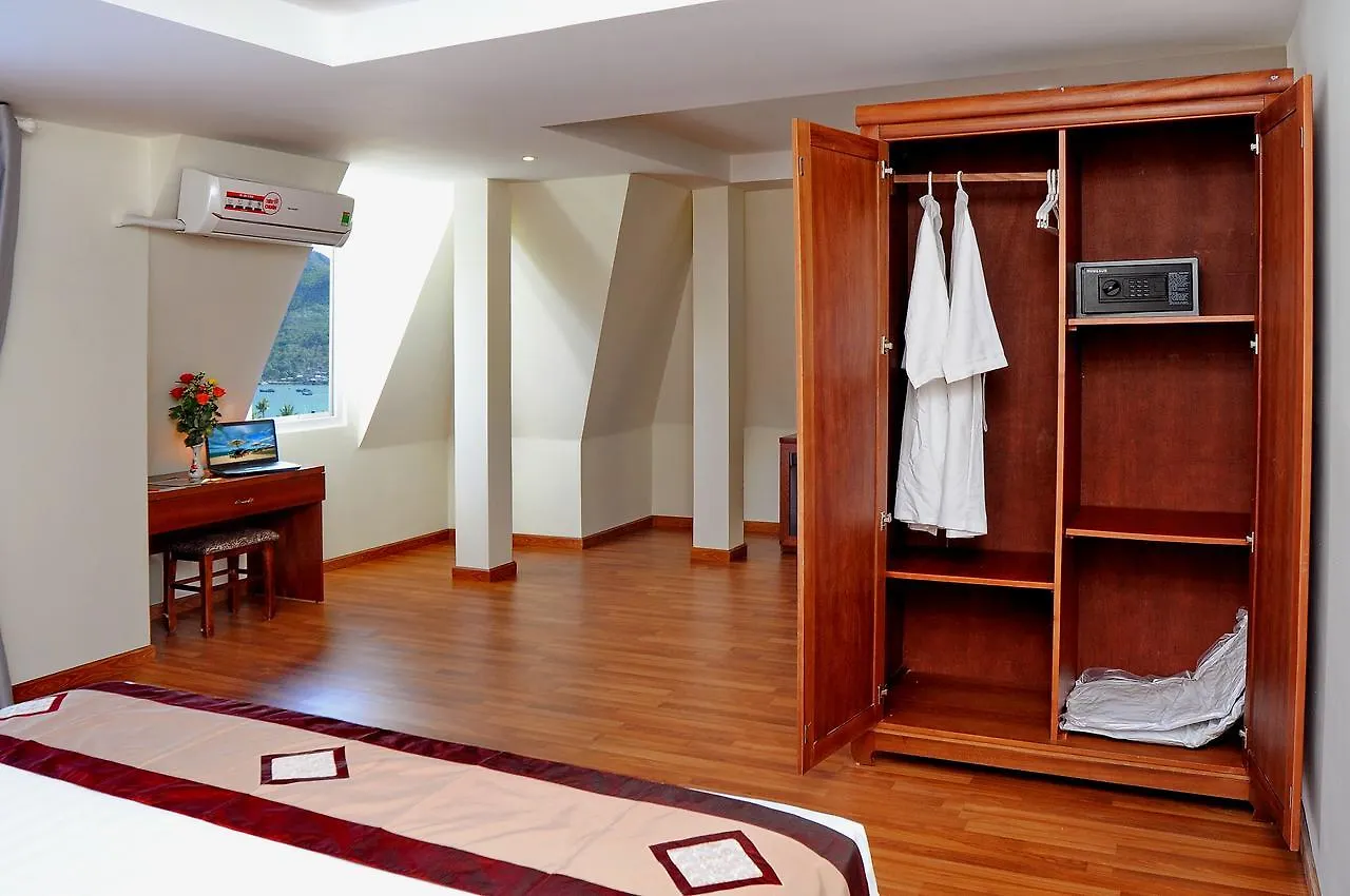 Verano Hotel Нячанг