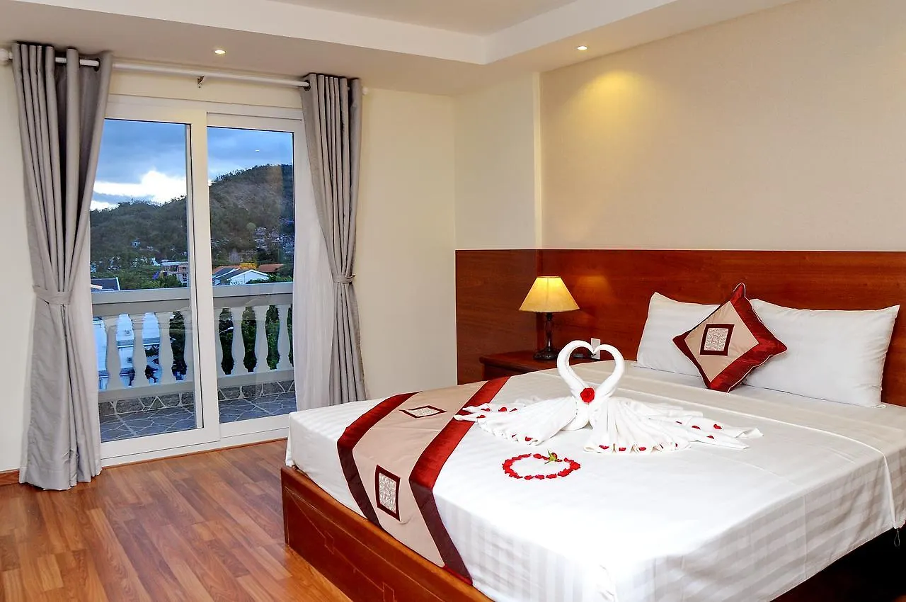 Verano Hotel Нячанг